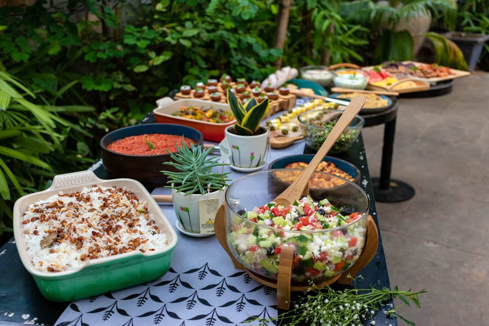Tales Behind the Tadka: How a startup is enabling home cooks to create their space in the limelight. 1 Conosh